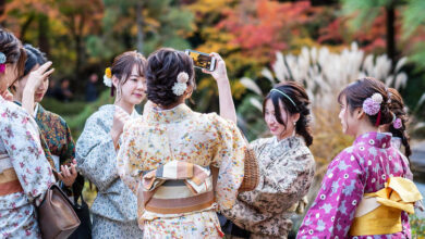 Yen drifts ahead japan bond auction dollar steady