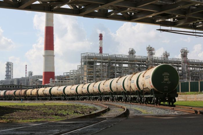 How Russian Oil Evades EU Sanctions And Lands In European Ports Eu target nord stream russian oil cap new sanctions package ft reports