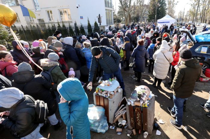 In Poland, a Warm Welcome for Ukrainian Refugees Wobbles - The New York ... Ukrainian refugees give poland big economic boost report says