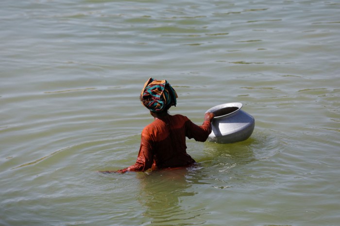Receding waters reveal scars of climate change in Pakistan | UNICEF India pakistan water supply climate change