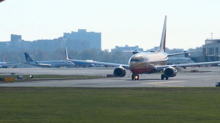 FAA head defends safety of US air travel after close calls - The Boston ... Us senators propose sweeping faa air safety reforms after fatal collision