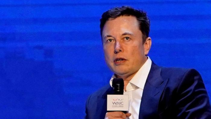 Elon Musk bashes the 0 billion AI project Trump announced, claiming ... Trump ai experts musk