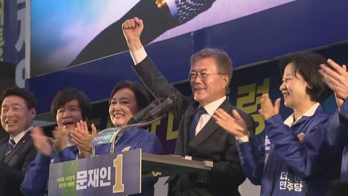 South koreas liberal candidate lee holds clear lead week before presidential