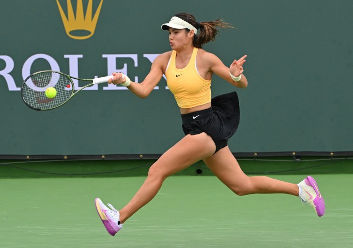 Emma Raducanu - MorvenIyada Raducanu leads british trio into second round queens club