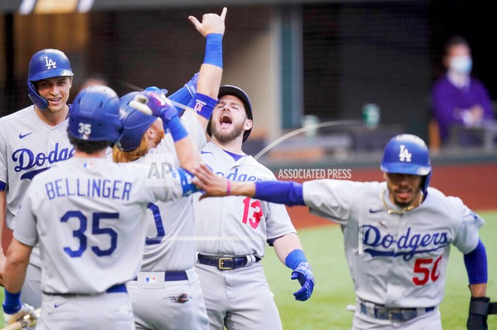Dodgers score record 11 runs in 1st inning vs Braves in NLCS - Island Times Dodgers score twice 10th inning hold off padres