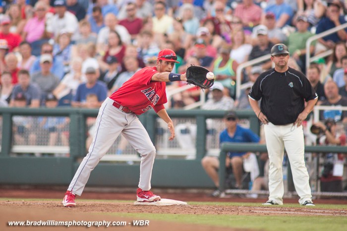 CWS Photo Gallery: Arizona Takes Game One Against Coastal Carolina ... Coastal carolina arizona kick off mcws friday
