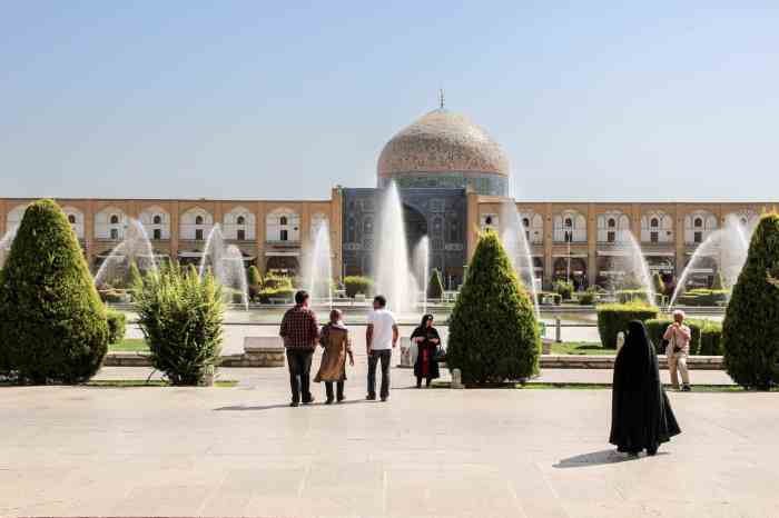 Iran executes nine people arrested over planned islamic state attack