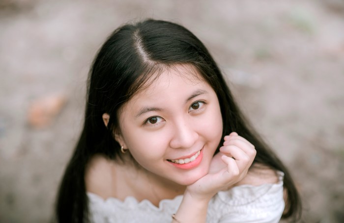 Cute-asian-girl-smiling-and-looking-up image - Free stock photo ... Asia gold indian dealers offer steeper discounts price rally dulls demand