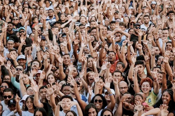 Catholicism shrinks brazil evangelical faith surges