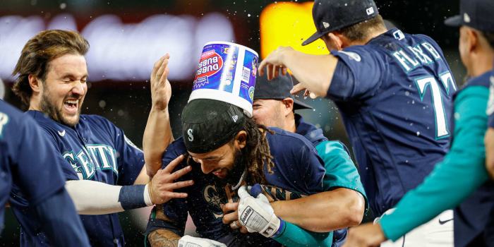 Mariners seek clutch hits finale against d backs
