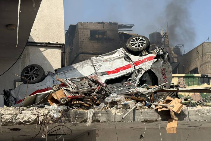 Israeli gunfire kills 17 people near gaza aid site health officials say