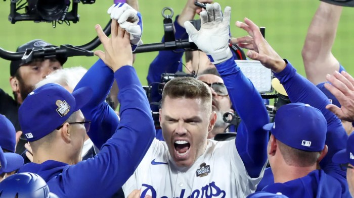 LA Dodgers beat New York Yankees with walk-off grand slam in World ... D backs blow big lead 9th walk off mariners with grand slam 11th