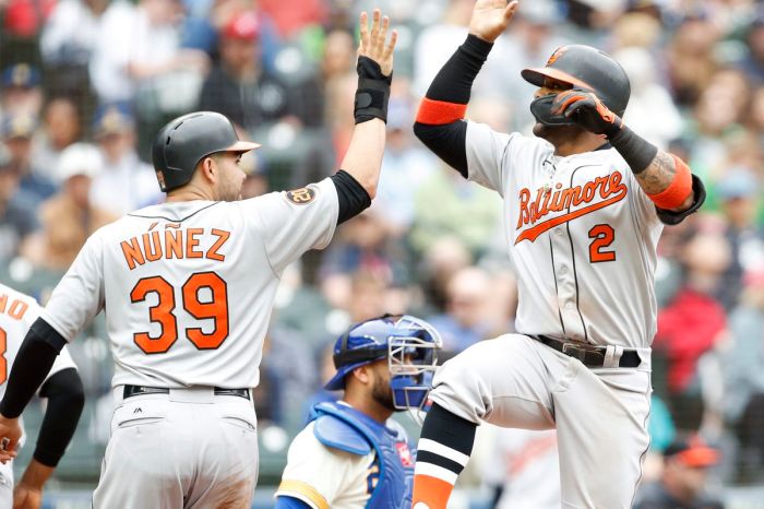 Orioles rally past mariners 5th straight win