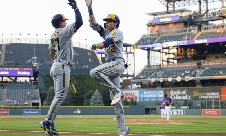 Brewers christian yelich hand leaves after hbp
