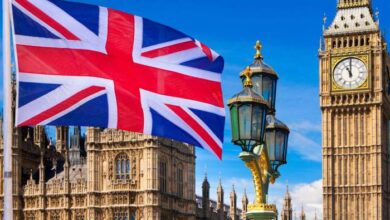 Uk pm starmer warns farages fantasy fiscal plans would crash economy
